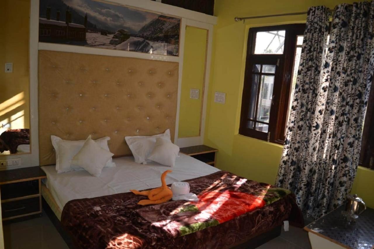 Nice One Palace Srinagar  Exterior photo