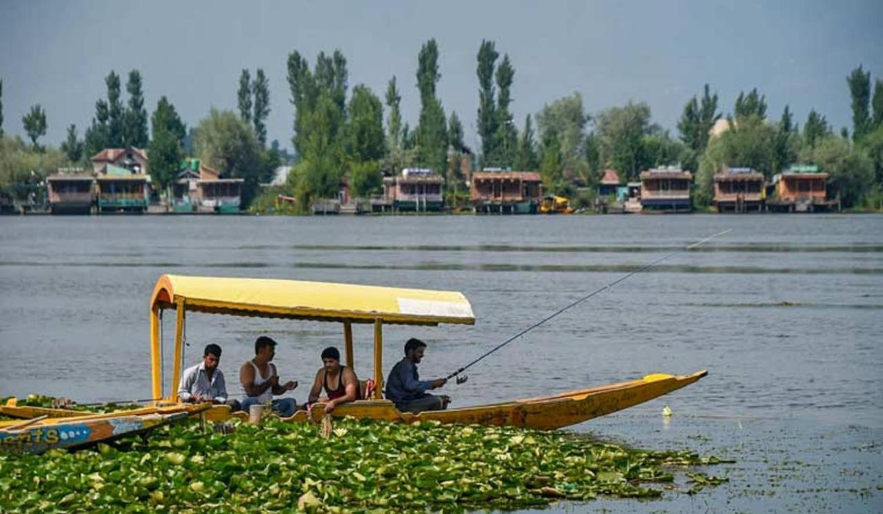 Nice One Palace Srinagar  Exterior photo